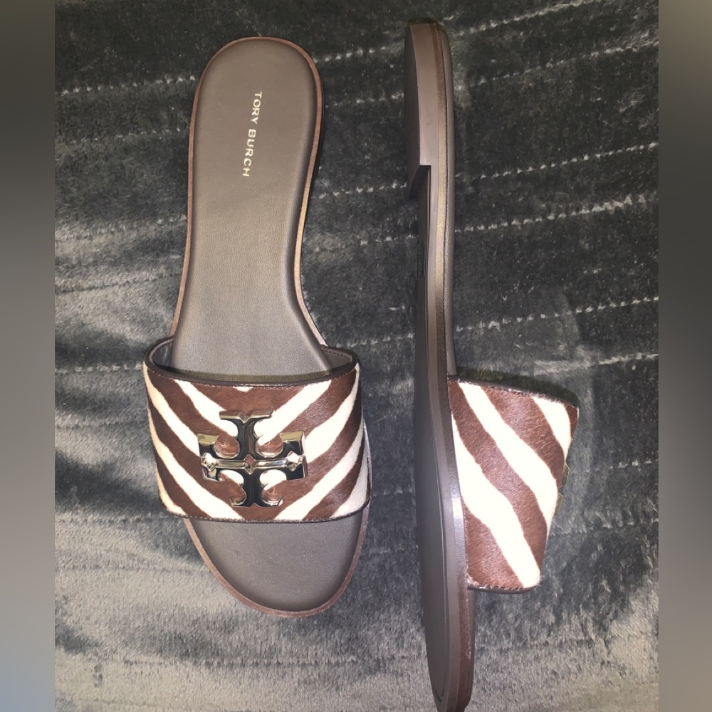 TORY BURCH EVERLY BABY HAIR CALF SLIDES - Picture 3 of 6